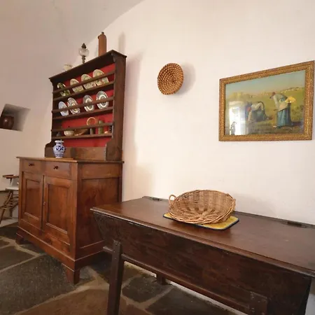 Сasa de vacaciones 3 Bedroom In Peyremale