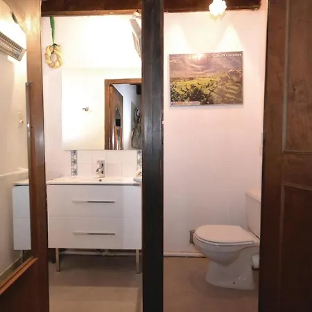 3 Bedroom In Peyremale